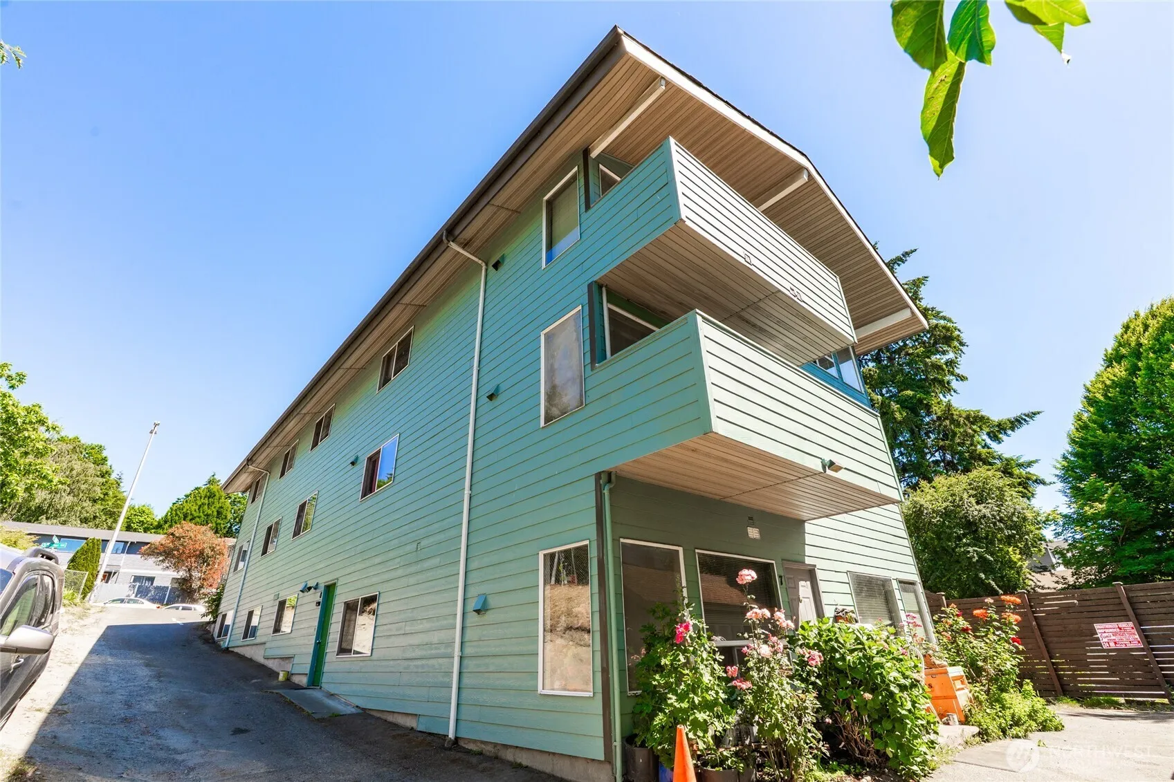 Property photo for 12741 Ne 35th Avenue Ne, Seattle photo 2