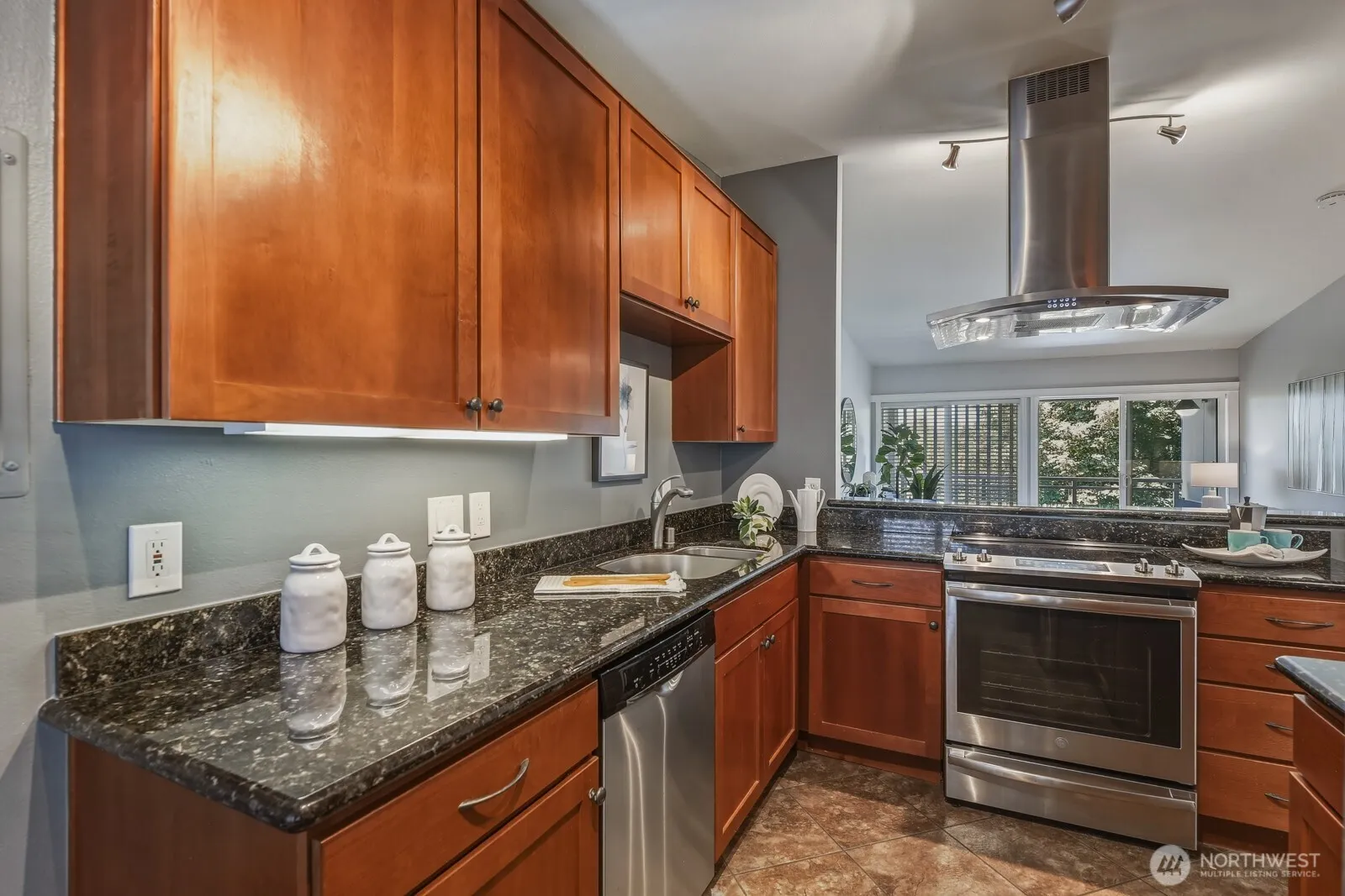 Property photo for 130 105th Avenue Se #316, Bellevue photo 3