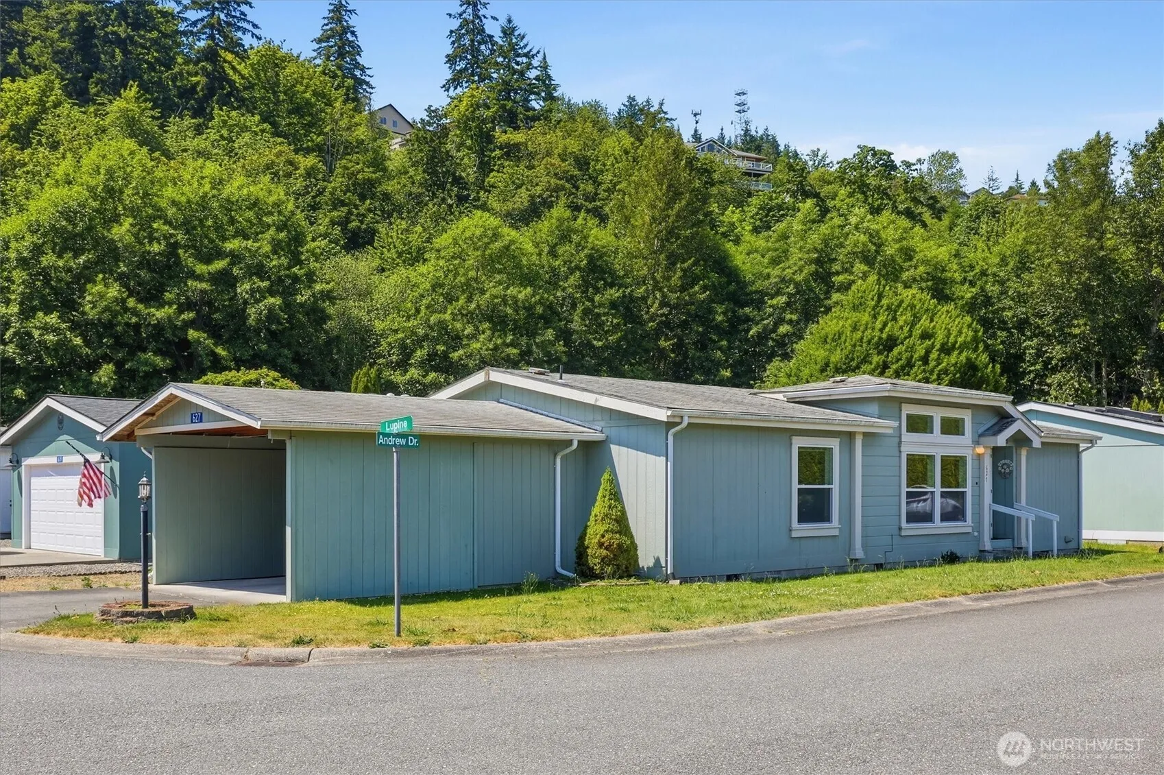 Property photo for 627 Andrew Drive, Burlington