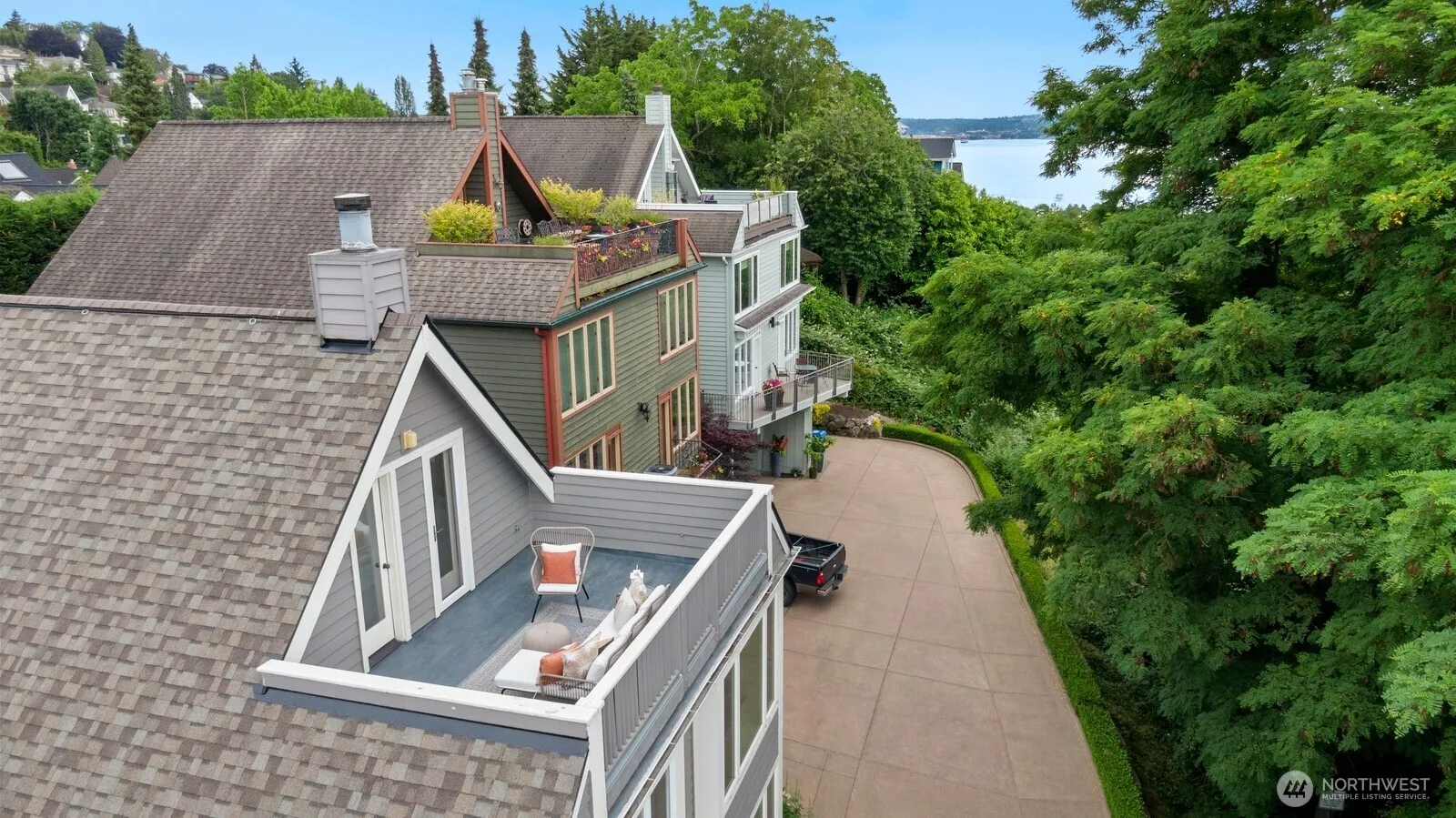 Property photo for 1117 W Blaine Street, Seattle photo 2
