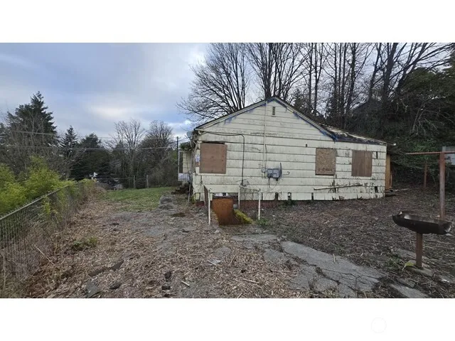 Property photo for 4010 22nd Avenue Sw, Seattle photo 2
