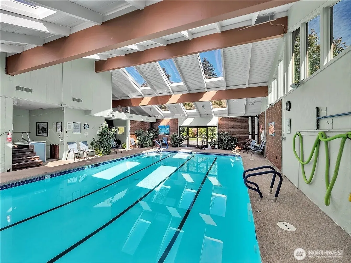 Property photo for 17044 Woodcrest Drive Ne, Bothell photo 4