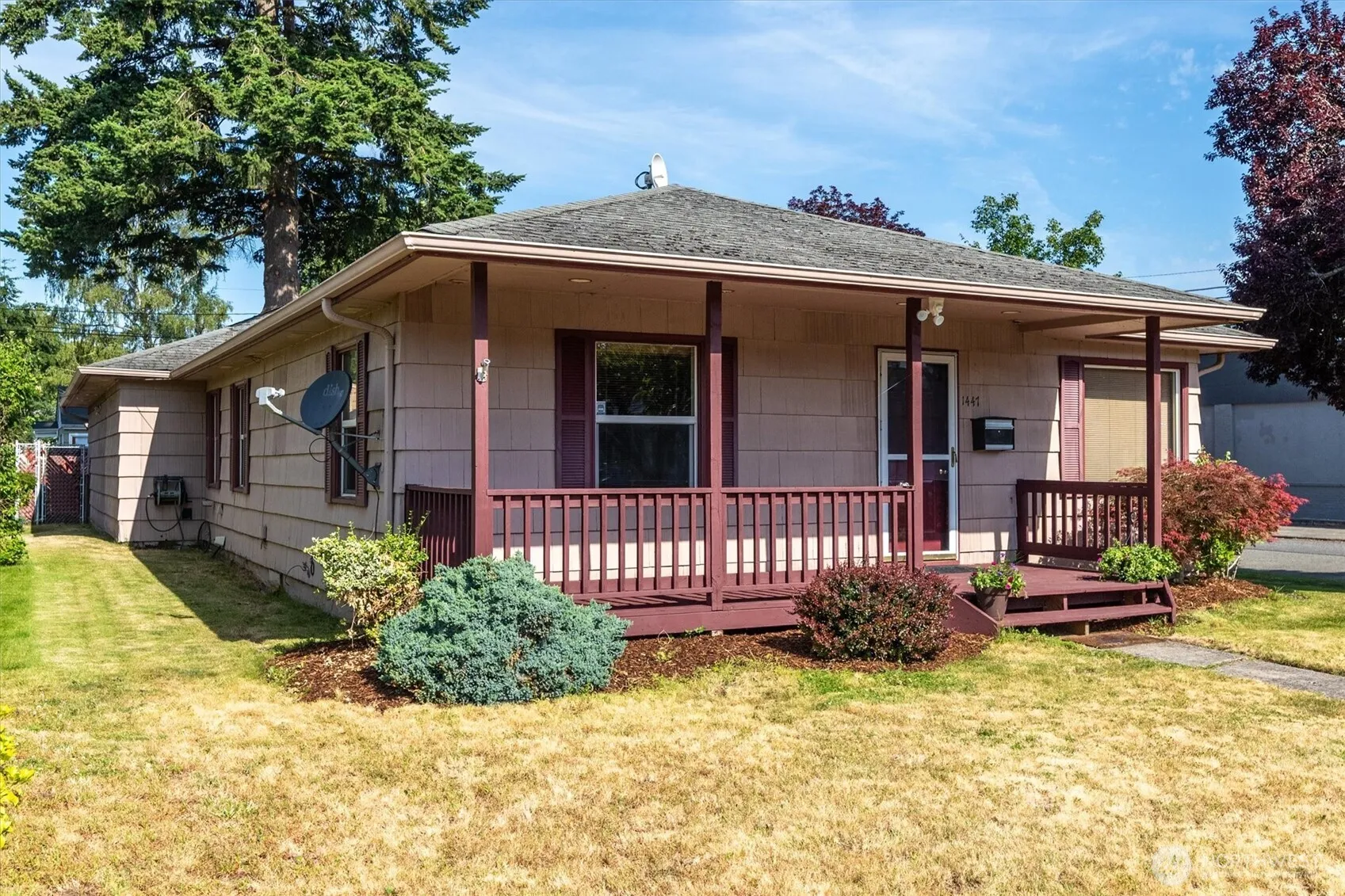 Property photo for 1447 9th Avenue, Longview photo 3