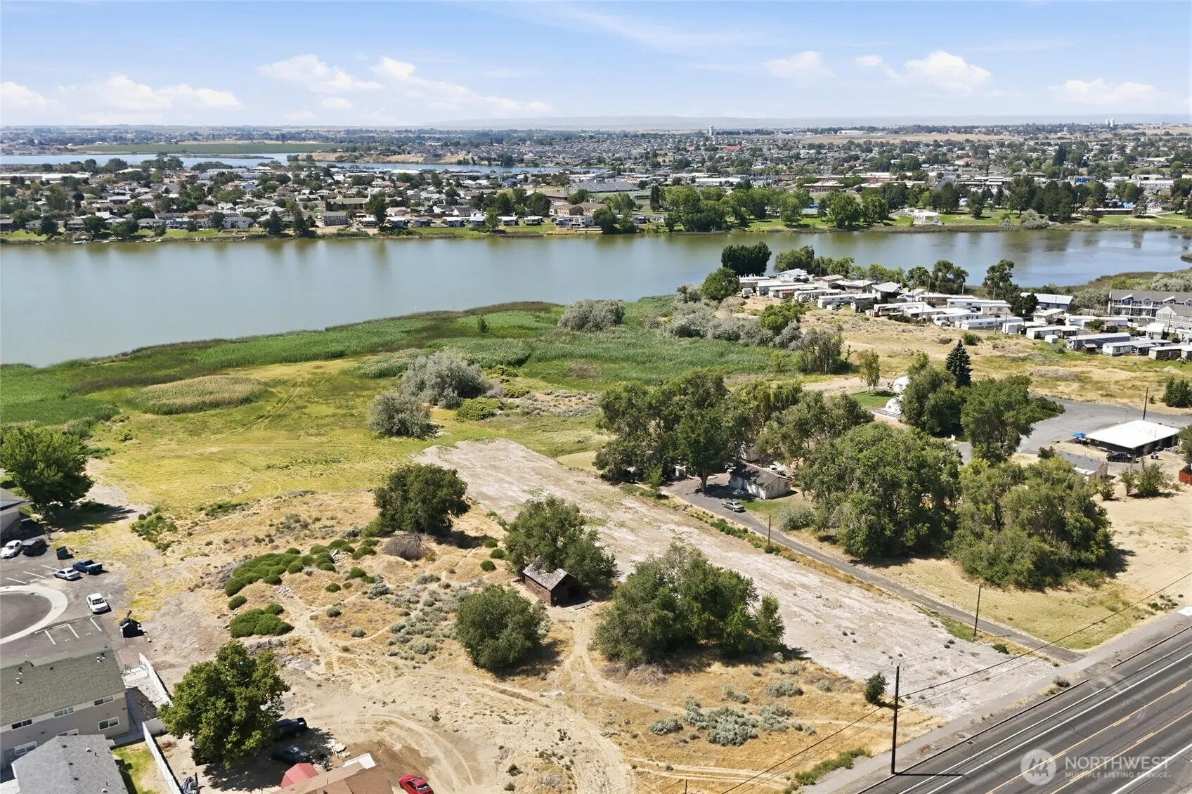 Property photo for 1042 S Division Street, Moses Lake photo 2