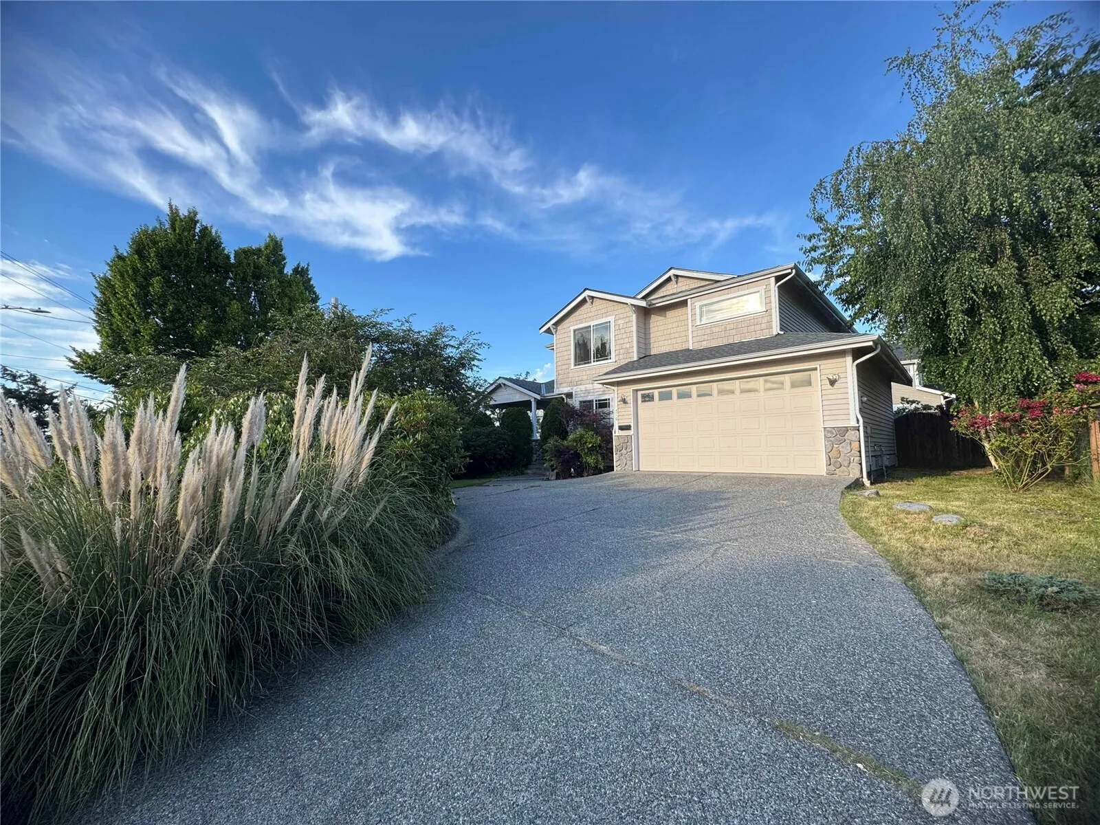 Property photo for 510 3rd Avenue N, Edmonds photo 2