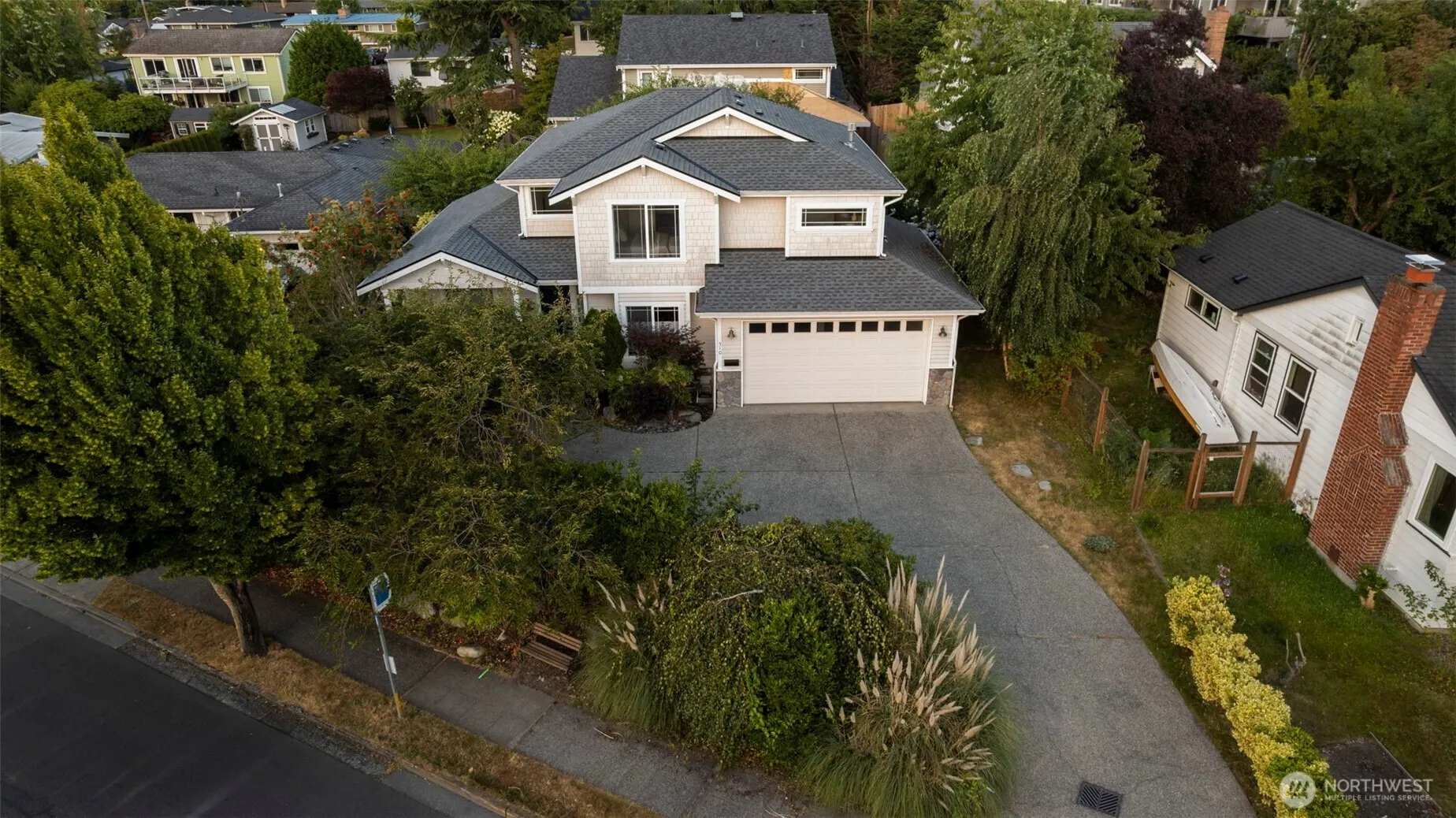 Property photo for 510 3rd Avenue N, Edmonds photo 3