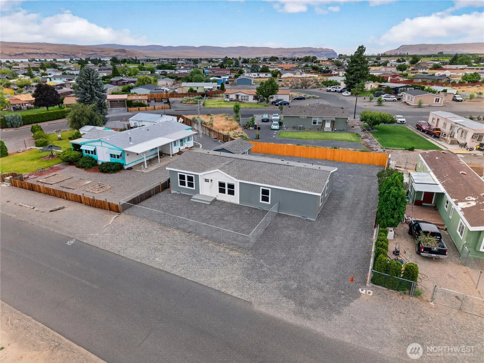 Property photo for 412 Sw Thunderbird Way, Mattawa