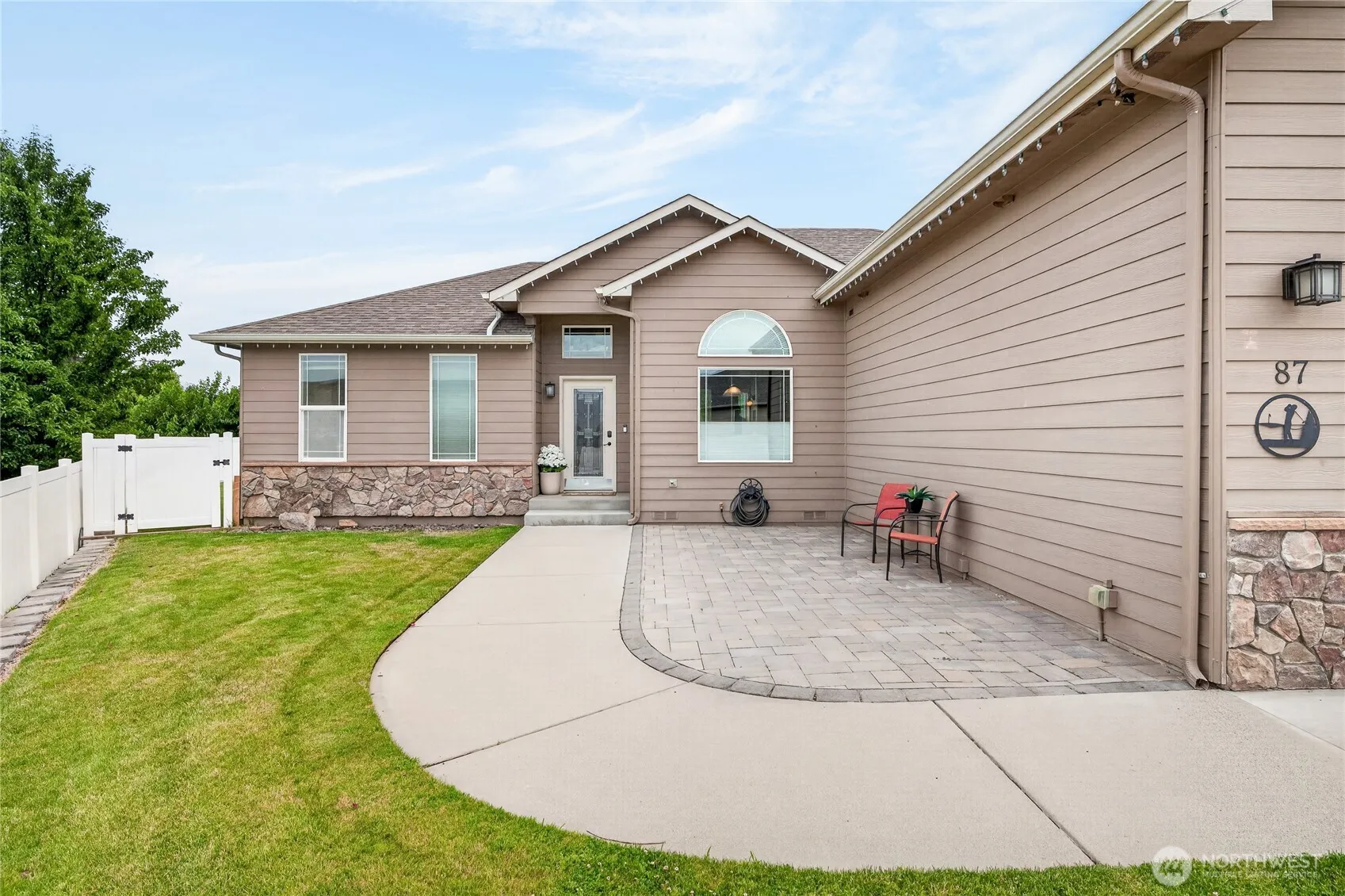 Property photo for 87 Springhill Drive, East Wenatchee photo 2