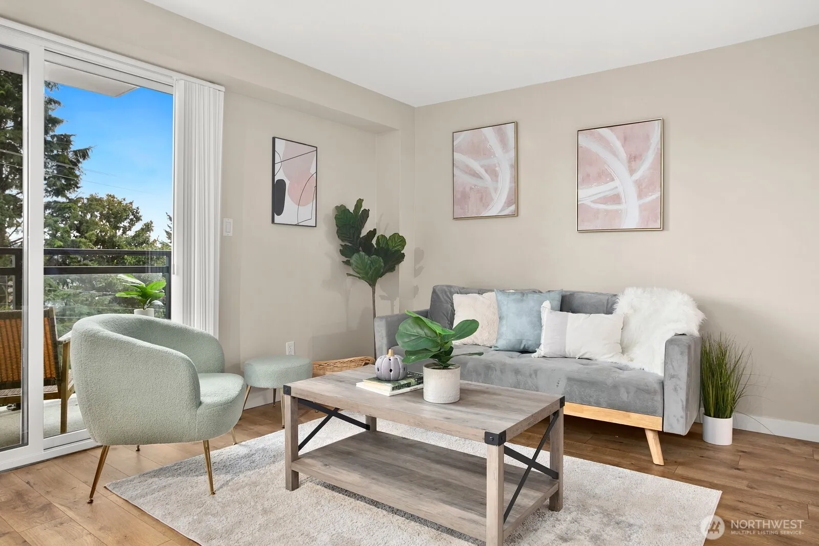 Property photo for 1601 Taylor Avenue N #405, Seattle photo 2