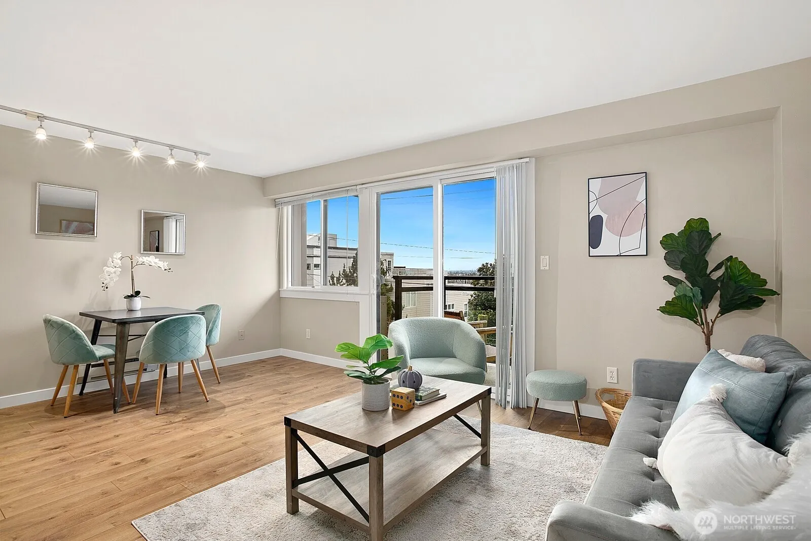 Property photo for 1601 Taylor Avenue N #405, Seattle photo 4