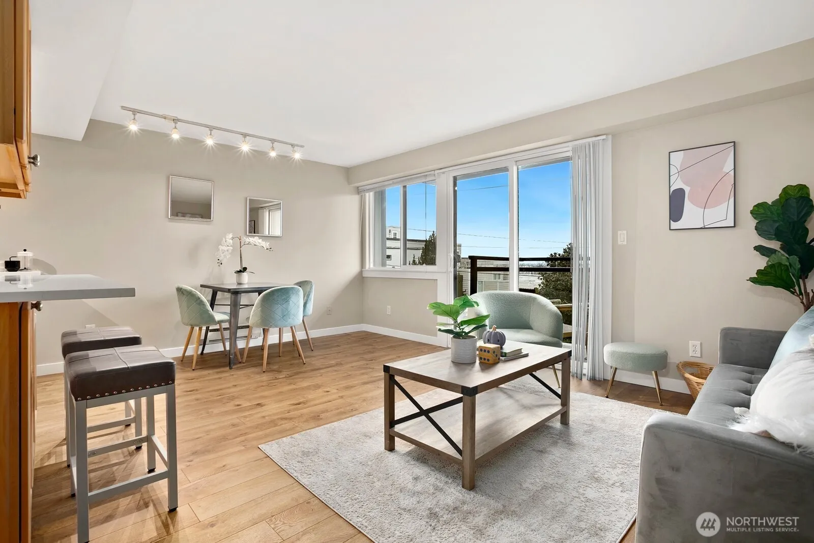 Property photo for 1601 Taylor Avenue N #405, Seattle photo 5