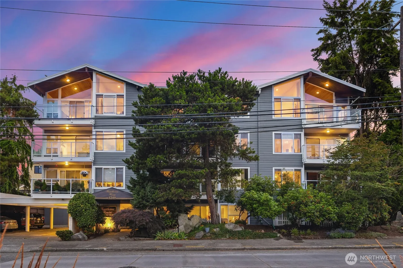 Property photo for 5249 40th Avenue Ne #402, Seattle