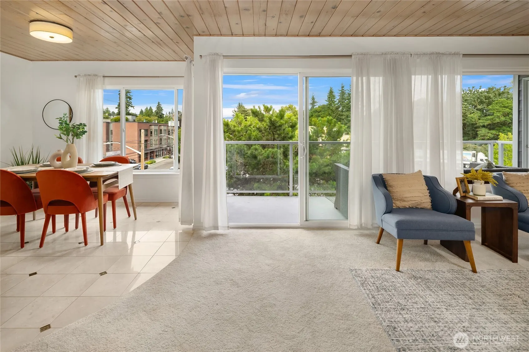 Property photo for 5249 40th Avenue Ne #402, Seattle