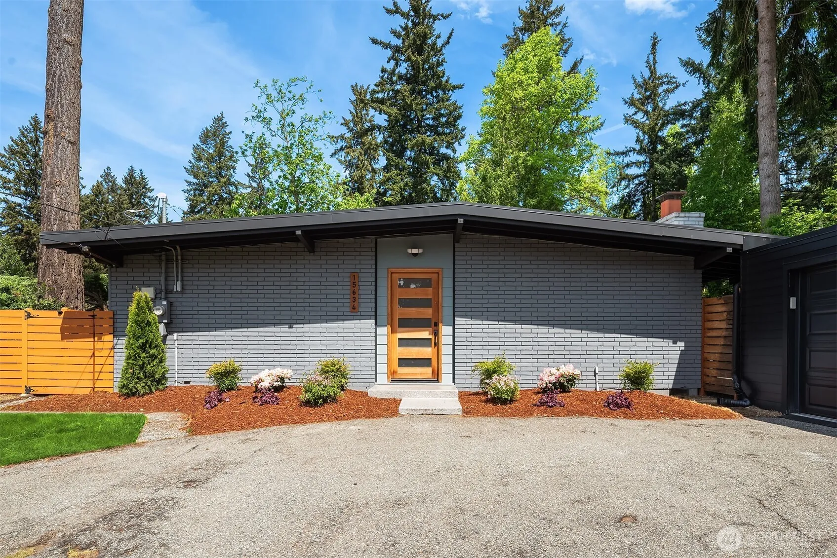 Property photo for 15634 Se 8th Street, Bellevue photo 3