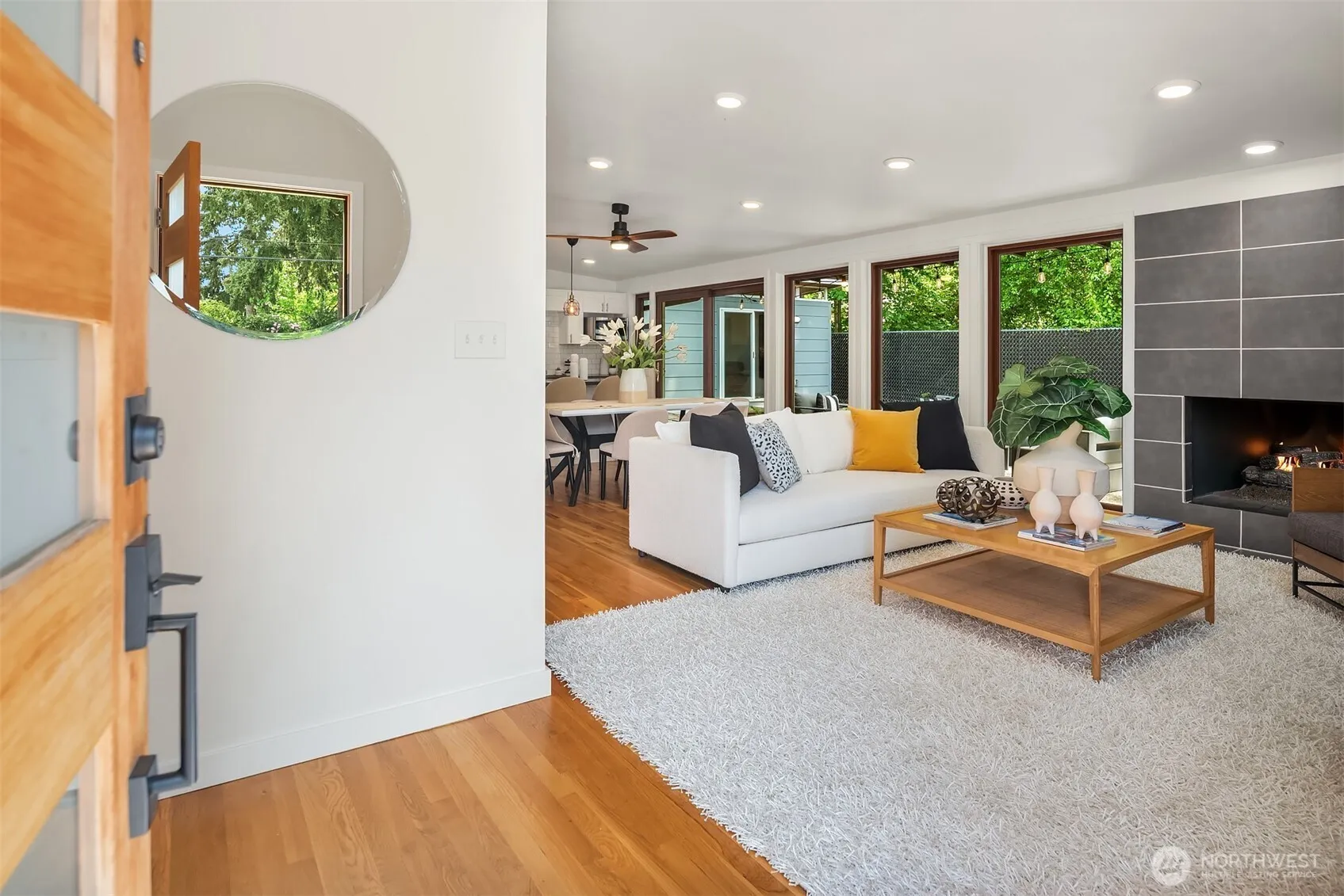 Property photo for 15634 Se 8th Street, Bellevue photo 4