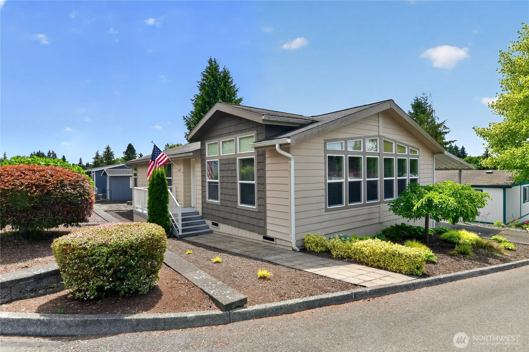 Property photo for 1427 100th Street Sw #129, Everett photo 2