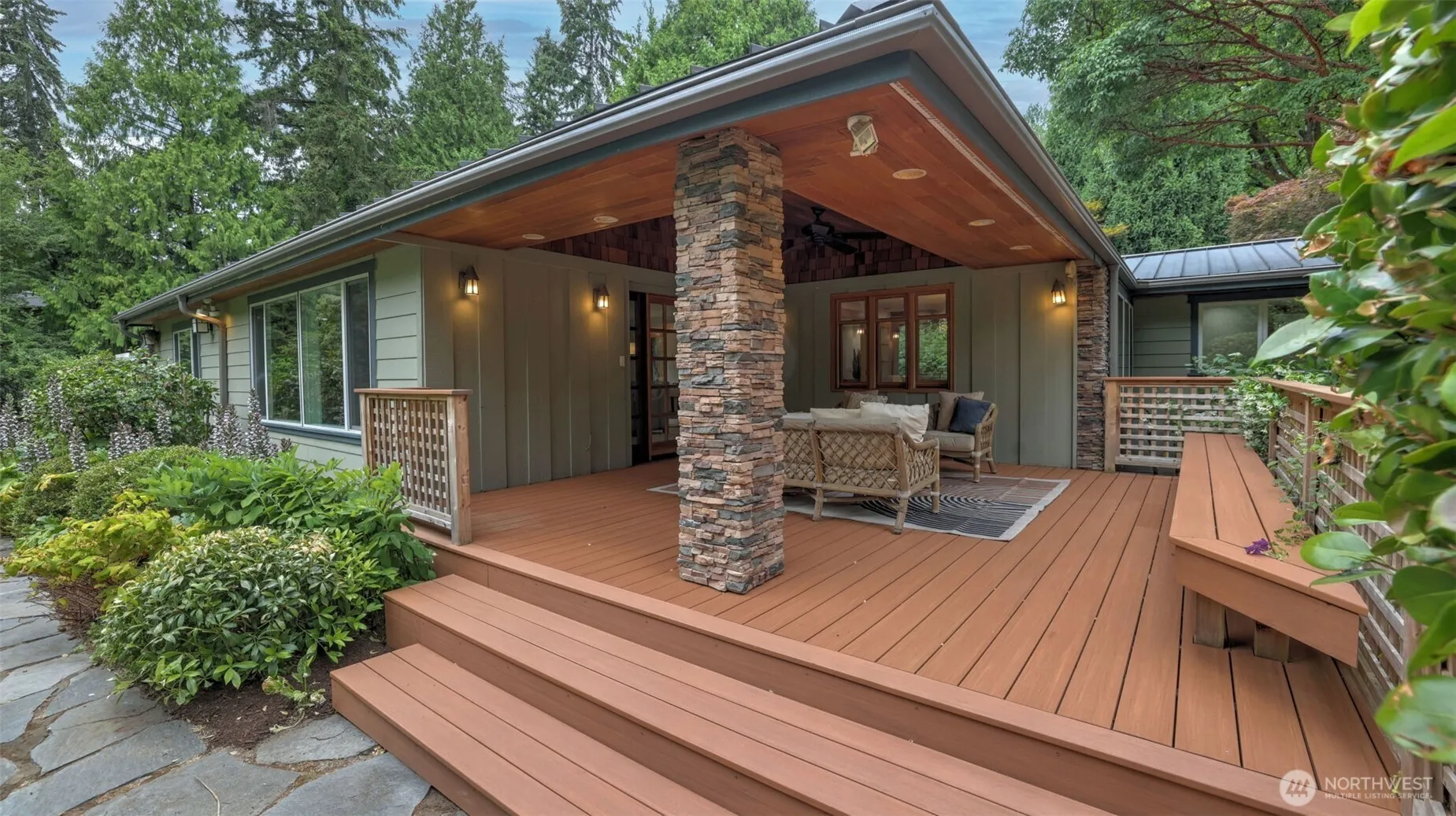 Property photo for 10555 Se 28th Street, Beaux Arts photo 3