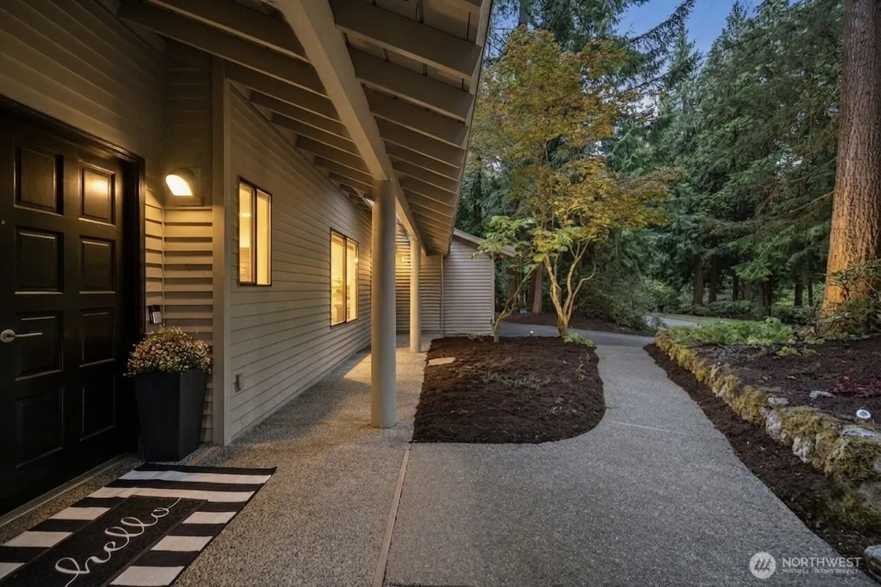 Property photo for 3518 129th Avenue Ne, Bellevue photo 2