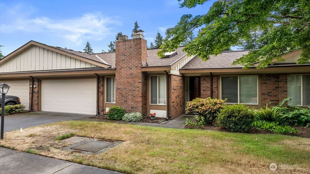 Property photo for 15964 Ne 15th Street #a10, Bellevue photo 2