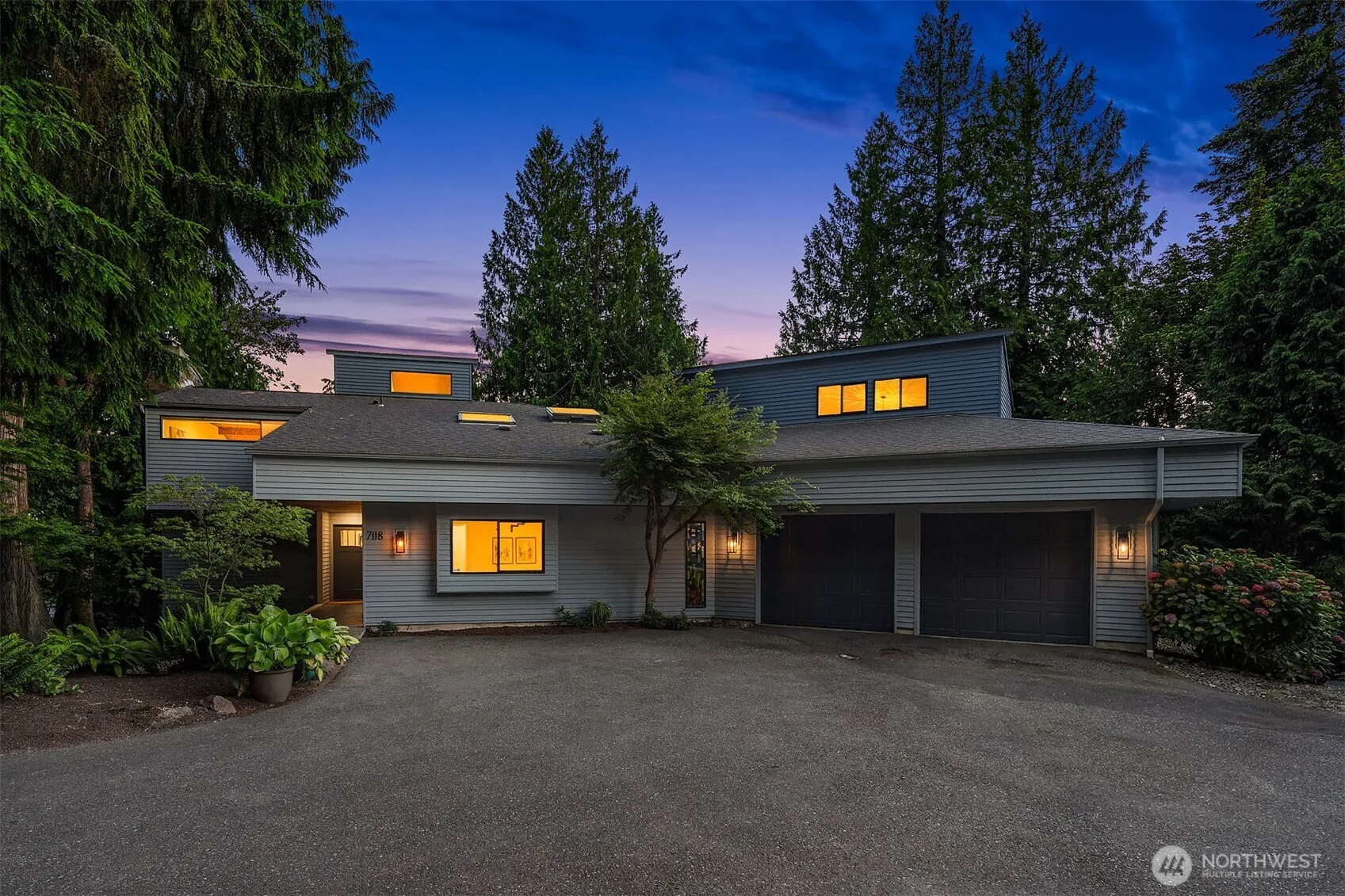 Property photo for 7118 Ne 118th Street, Kirkland photo 3