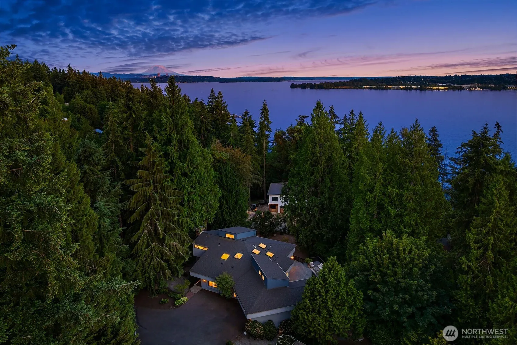 Property photo for 7118 Ne 118th Street, Kirkland