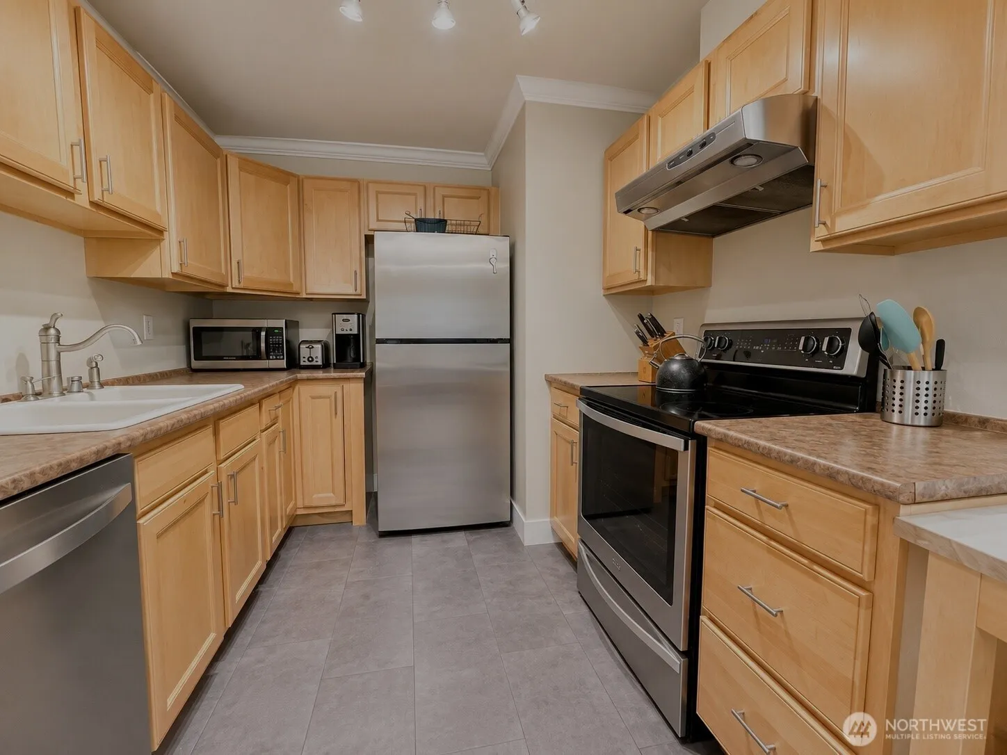 Property photo for 1001 N State Street #401, Bellingham photo 4