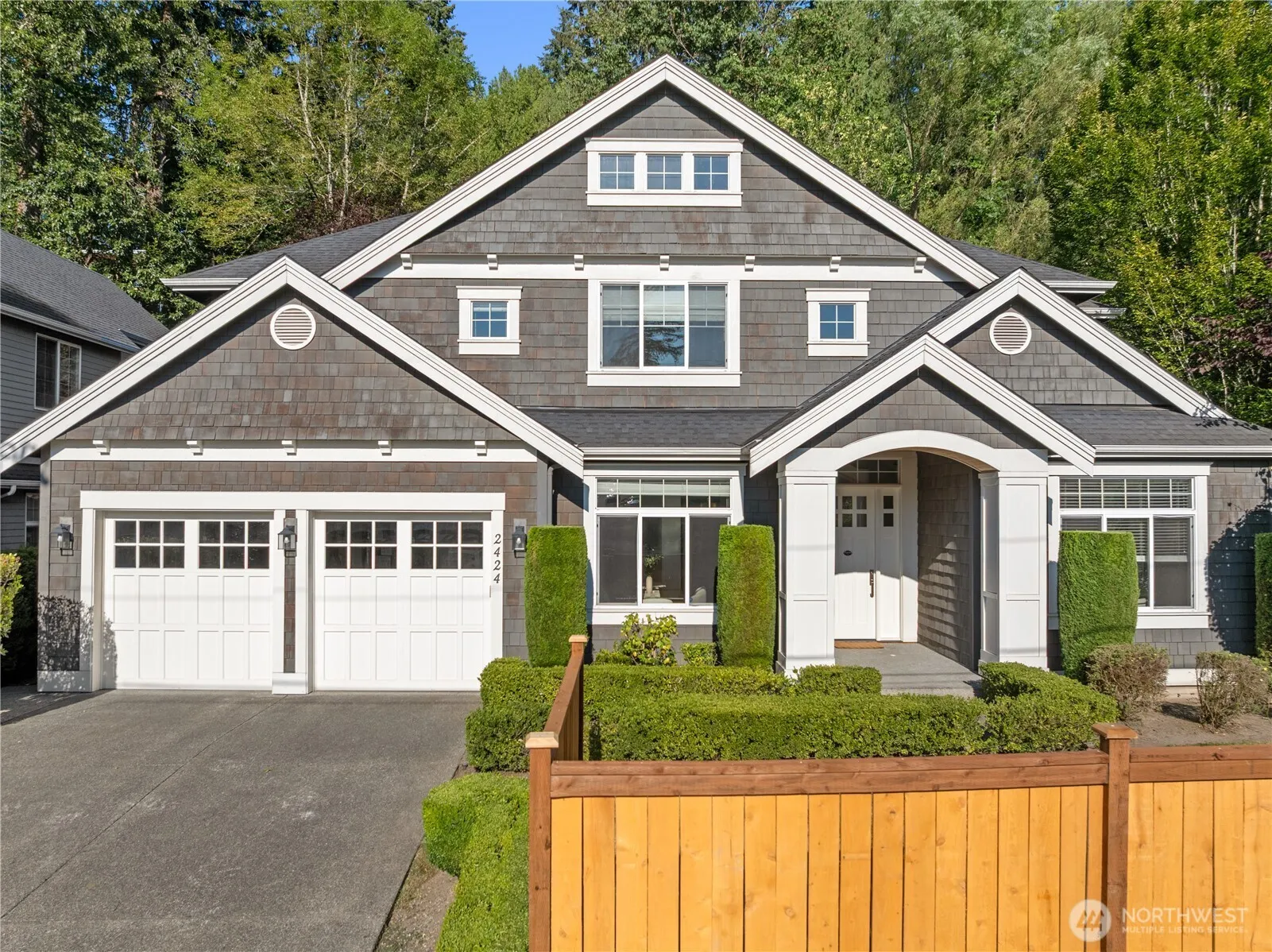 Property photo for 2424 108th Avenue Ne, Bellevue