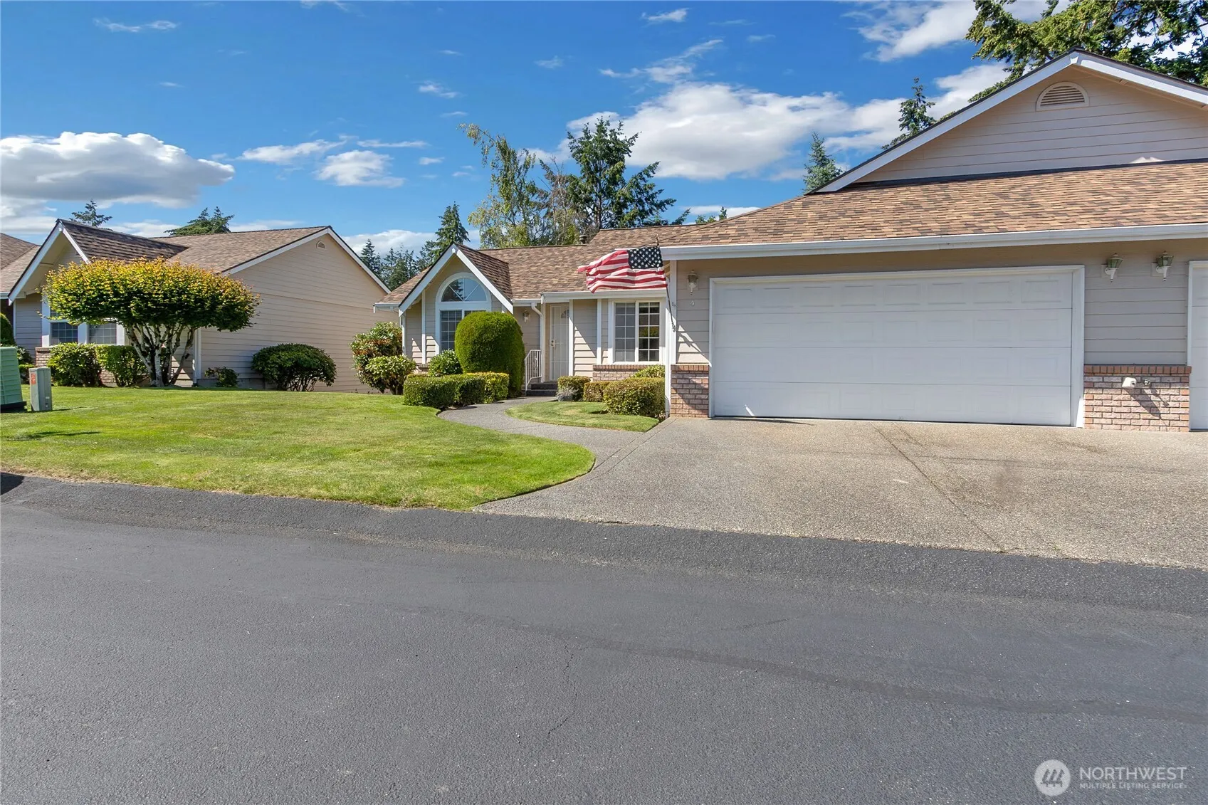 Property photo for 4 Lakewood Oaks Drive, Lakewood photo 3