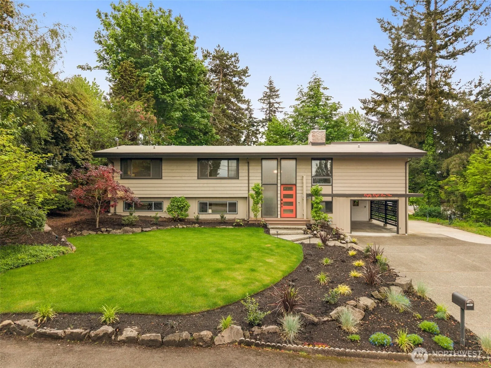 Property photo for 8805 Se 39th Street, Mercer Island, WA 98040