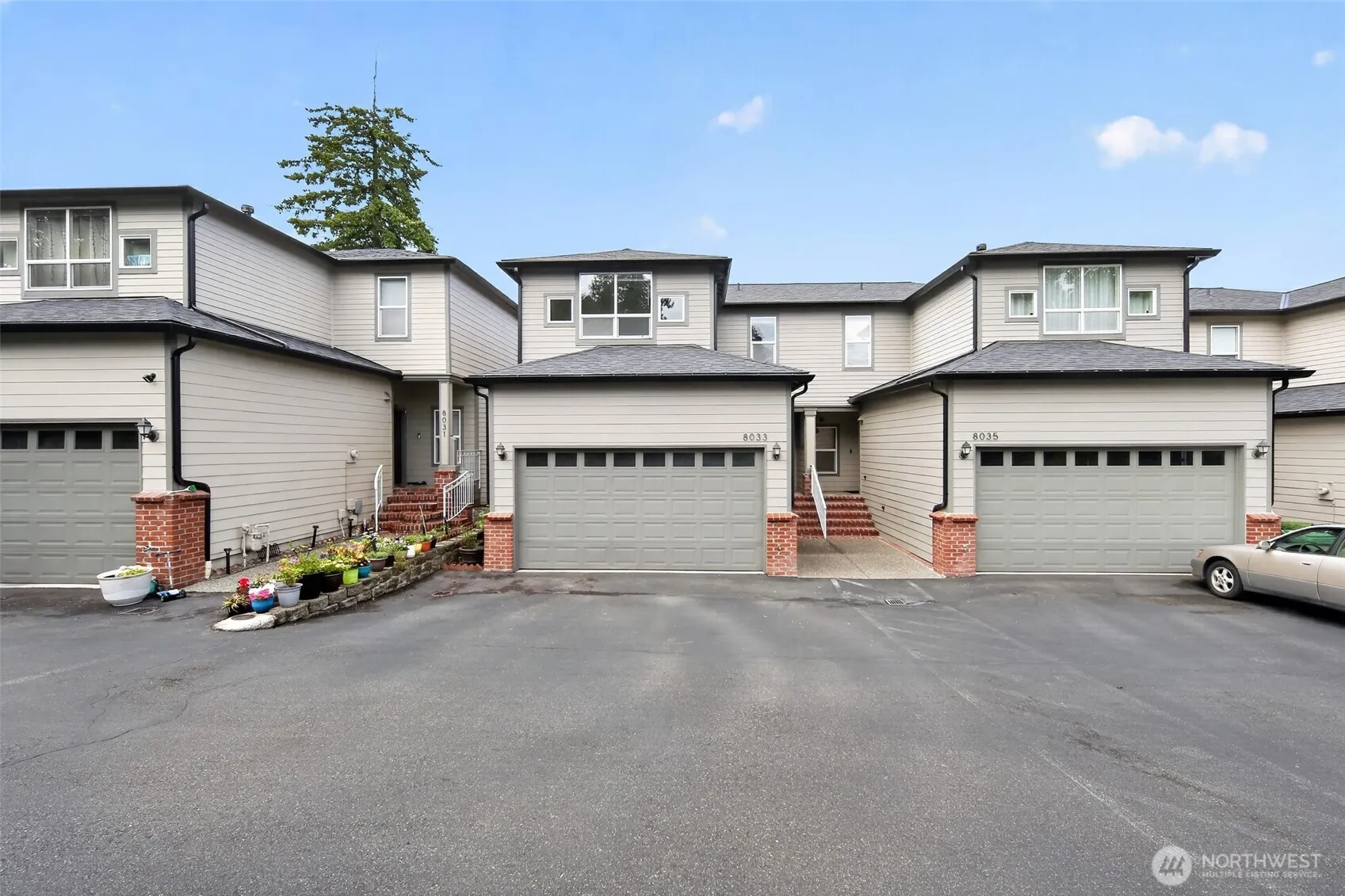 Property photo for 8033 118th Avenue Ne, Kirkland photo 3