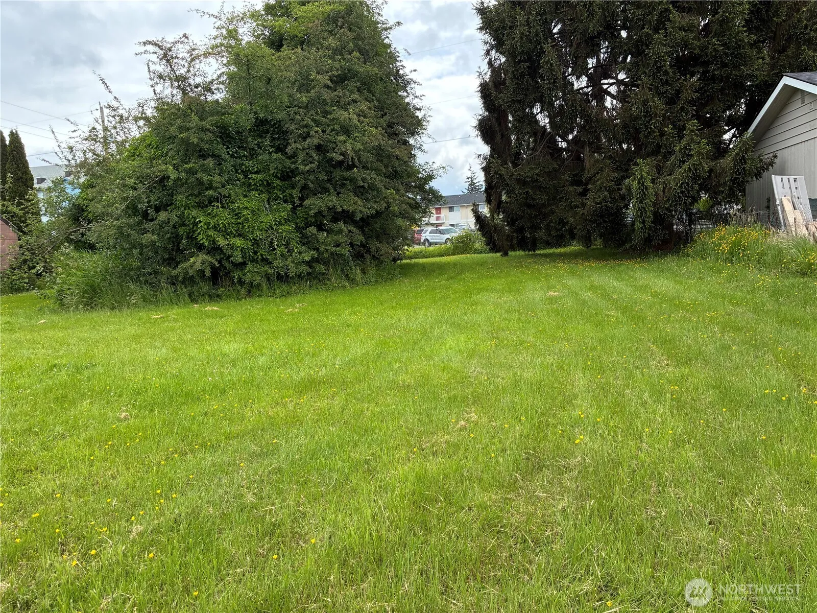 Property photo for 1820 E College Way, Mount Vernon photo 2