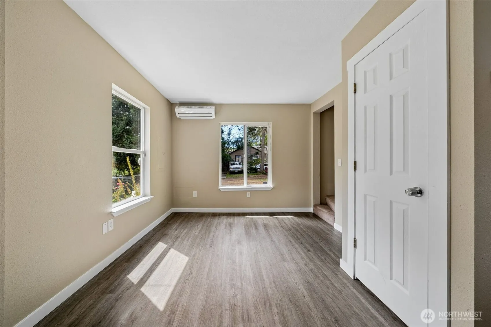 Property photo for 10208 Mckinley Avenue E, Tacoma photo 5