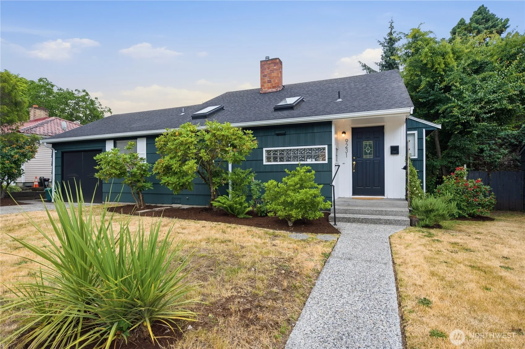 Property photo for 9231 26th Avenue Sw, Seattle photo 3