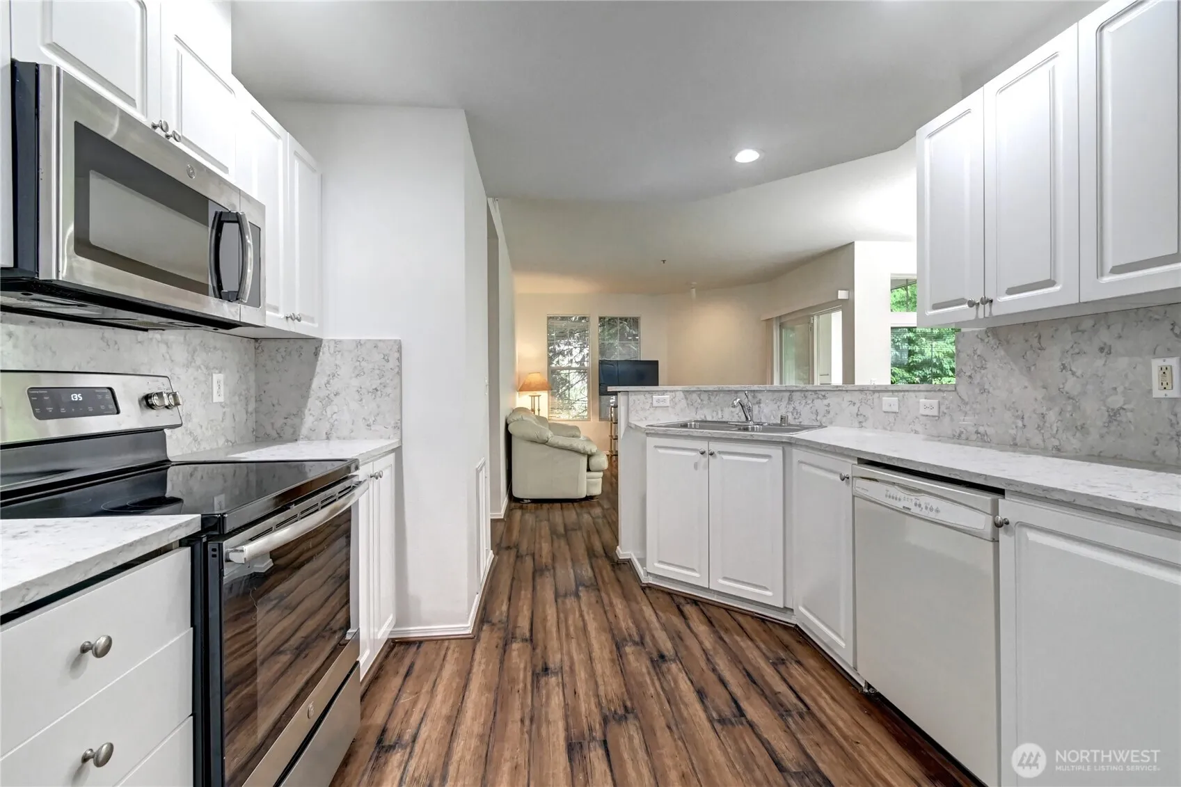 Property photo for 2174 Newport Way Nw #4-6, Issaquah photo 3
