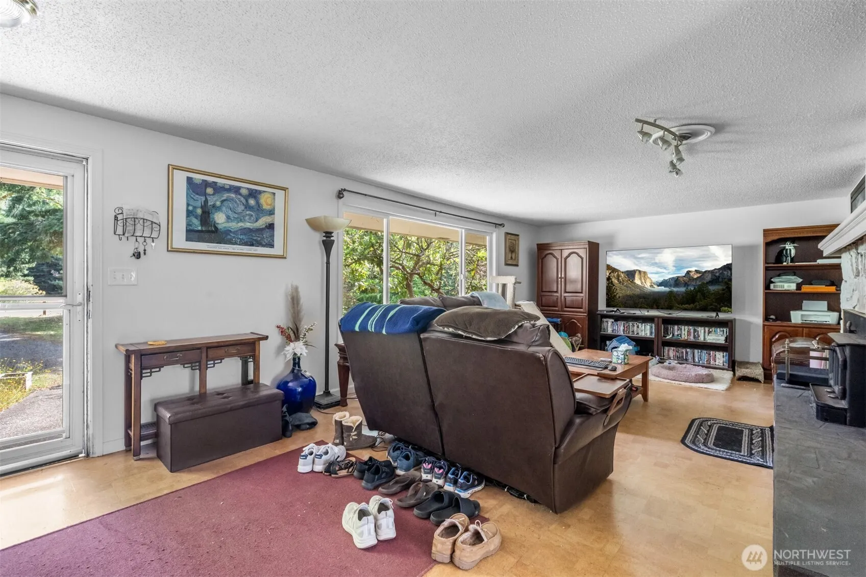Property photo for 10905 138th Avenue Se, Rainier photo 3
