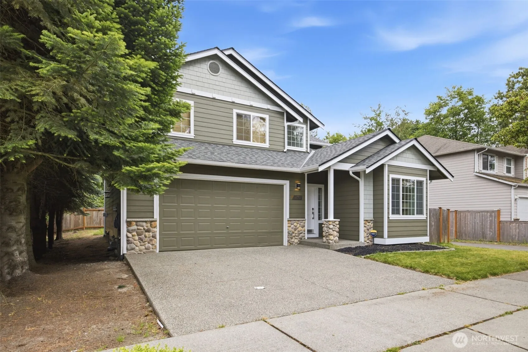 Property photo for 14717 Madison Way, Lynnwood photo 2