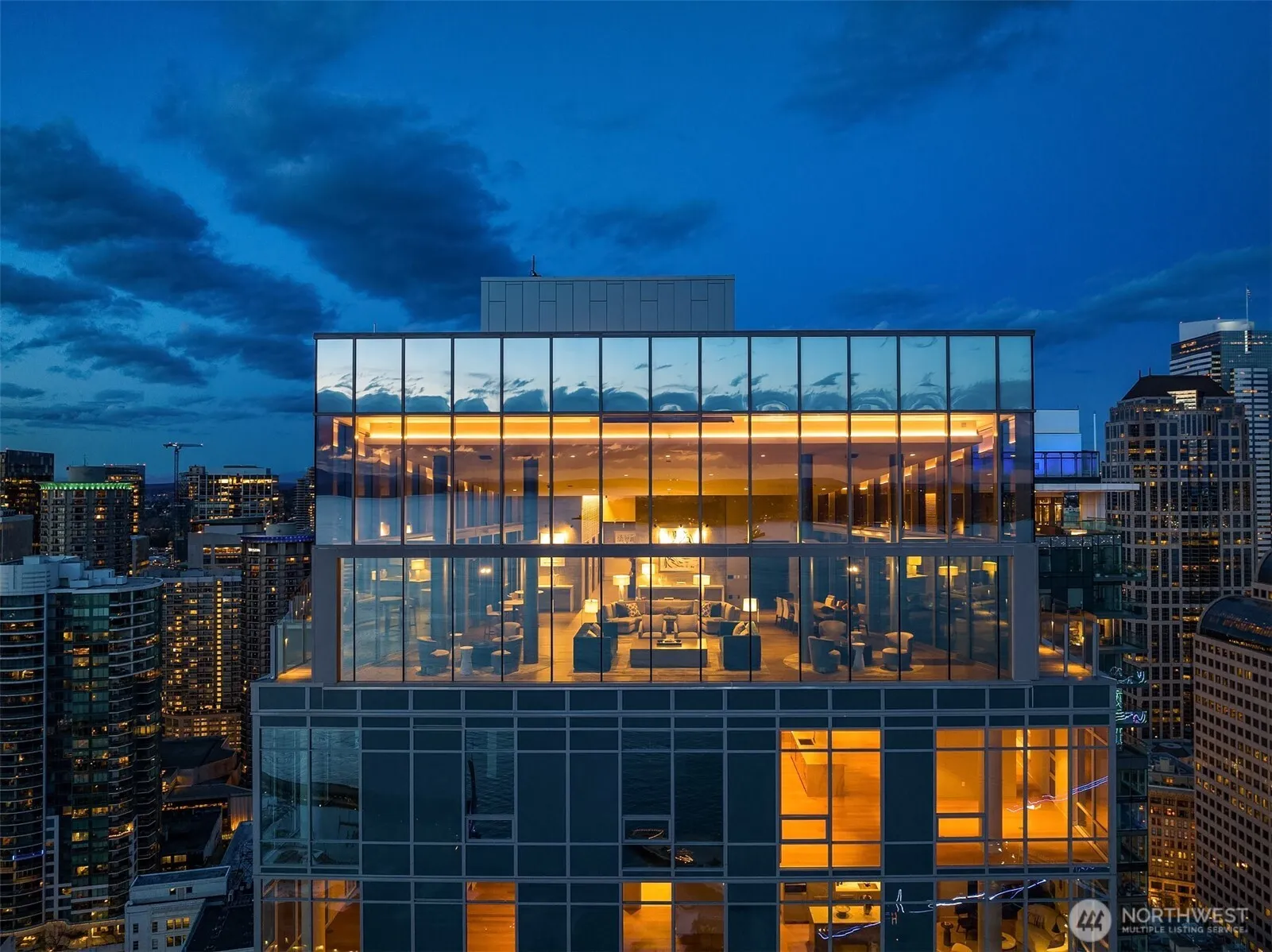 Property photo for 121 Stewart Street #3402, Seattle photo 2