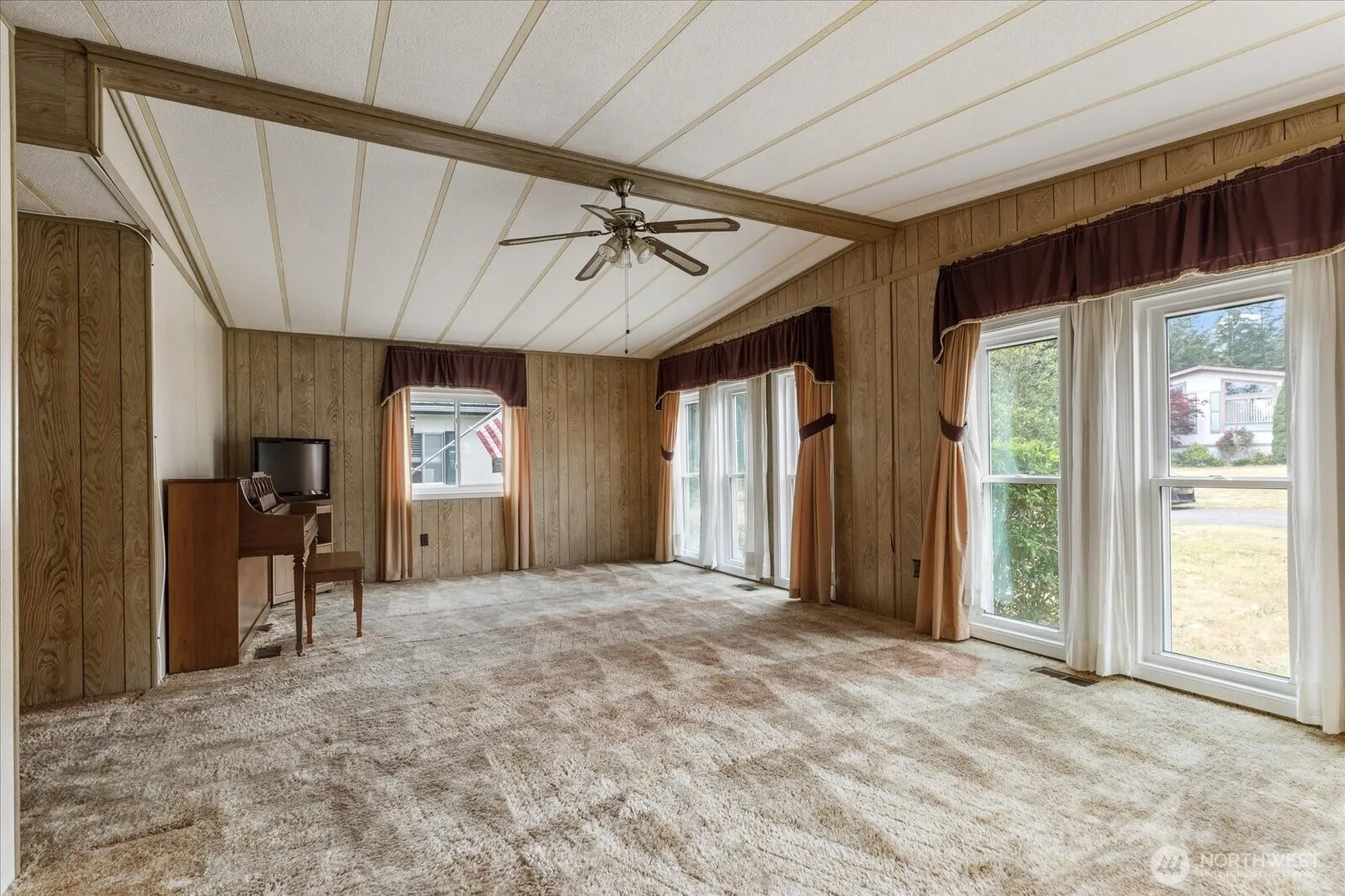 Property photo for 1361 Ne Goldie Street #16, Oak Harbor photo 5