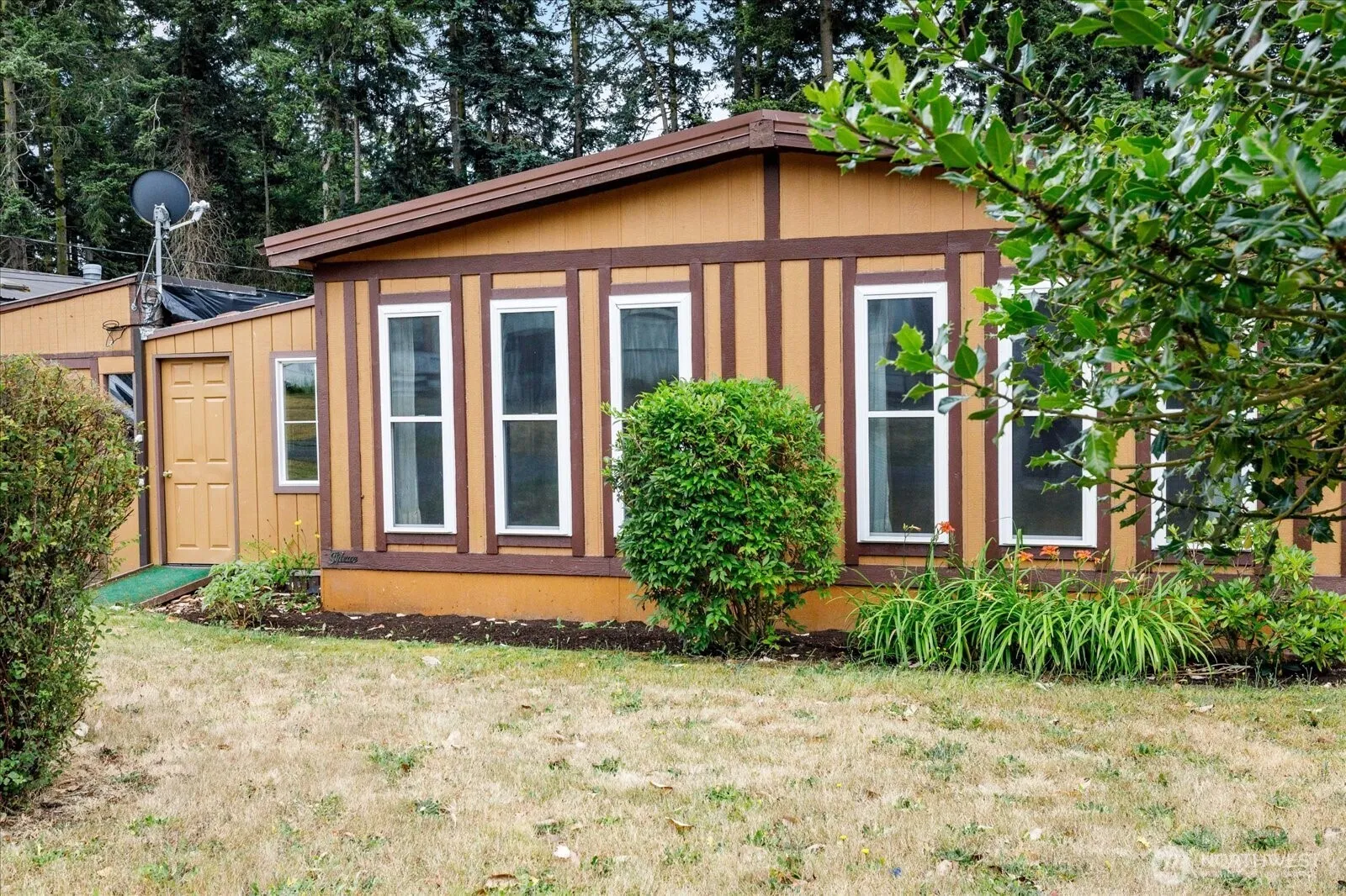 Property photo for 1361 Ne Goldie Street #16, Oak Harbor photo 3