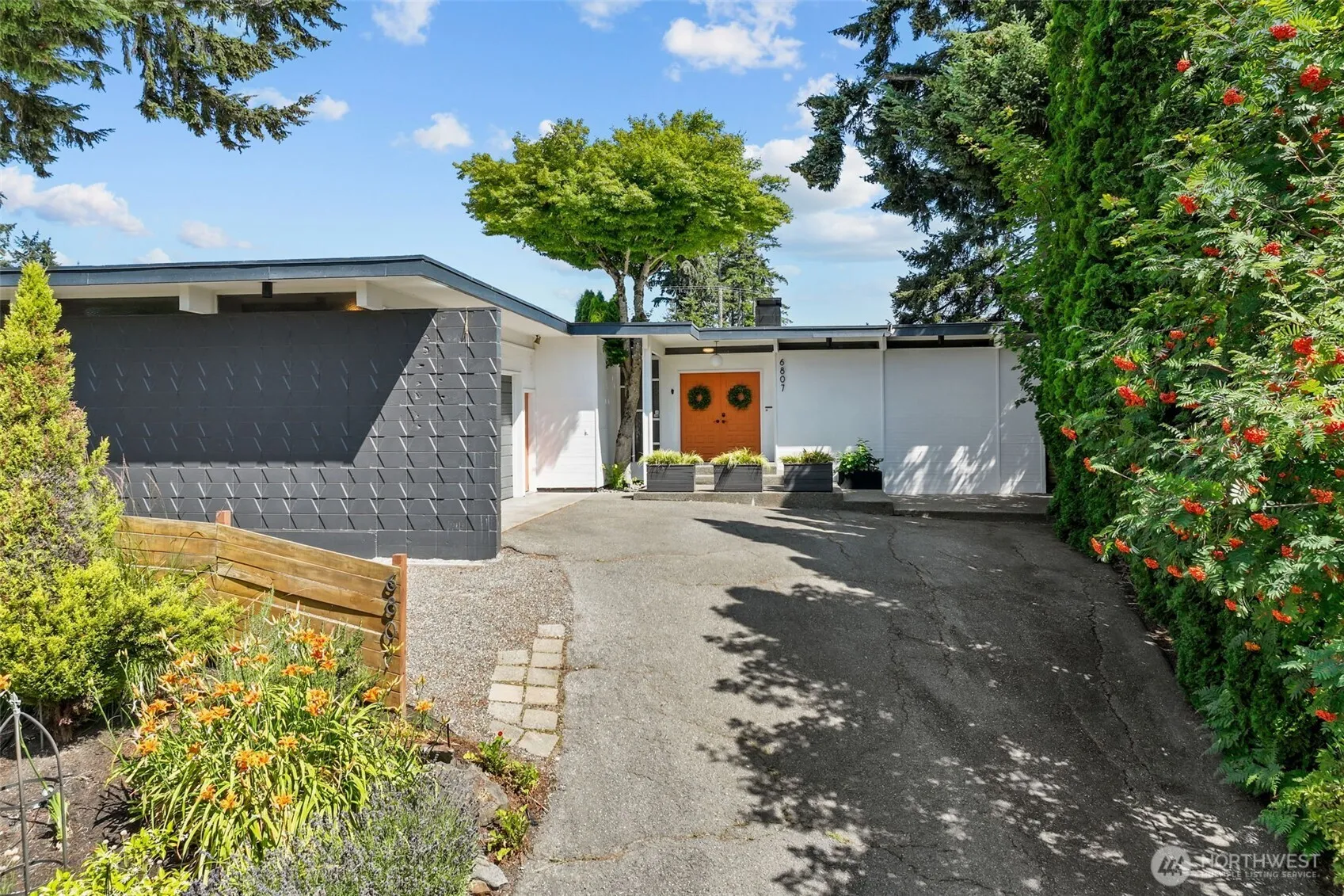 Property photo for 6807 44th Court W, University Place photo 2