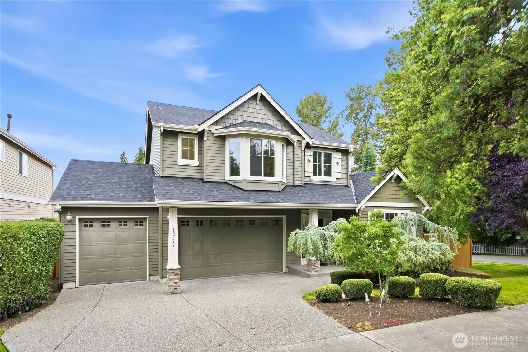Property photo for 12516 Ne 90th Street, Kirkland photo 2