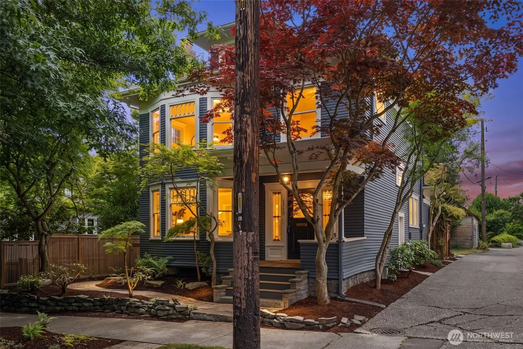 Property photo for 1715 E Mercer Street, Seattle photo 2