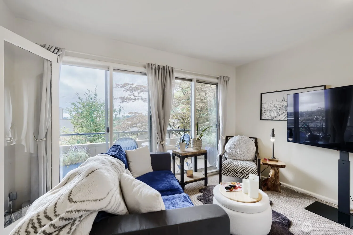 Property photo for 2134 Waverly Place N #103, Seattle photo 2