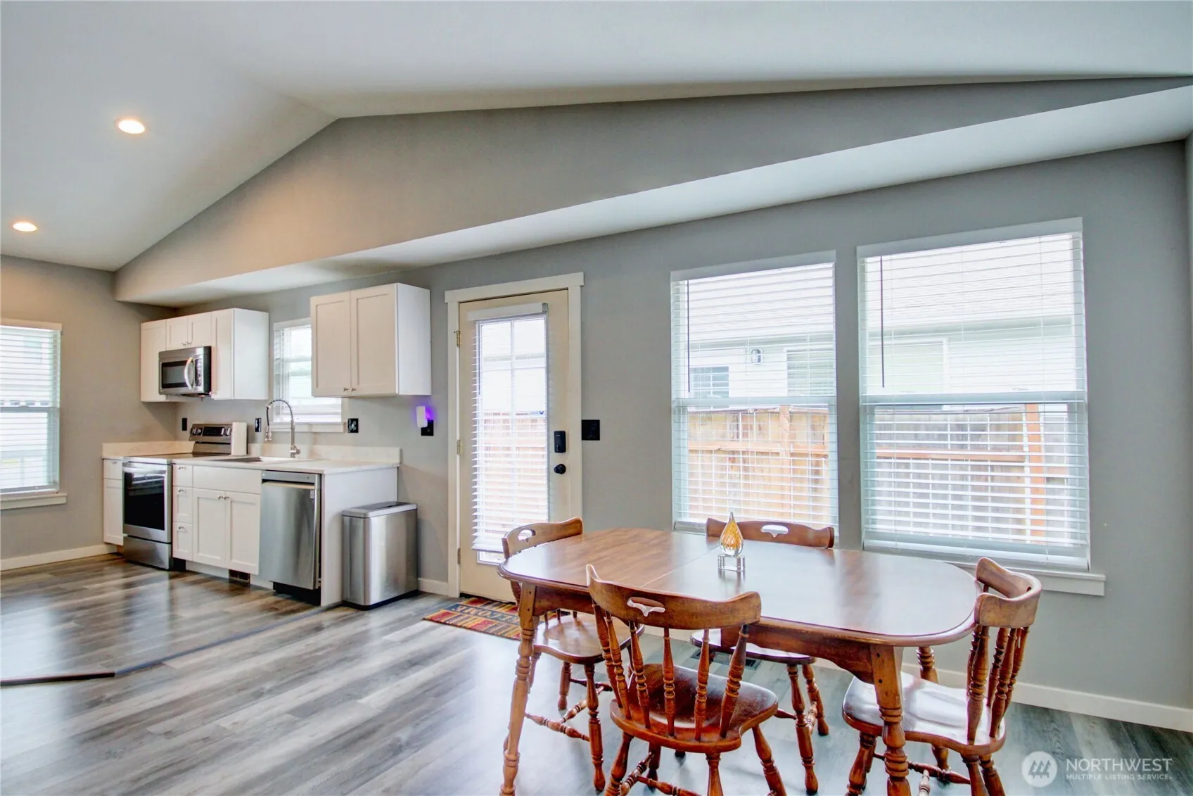 Property photo for 3205 Arbor Street, Mount Vernon photo 5