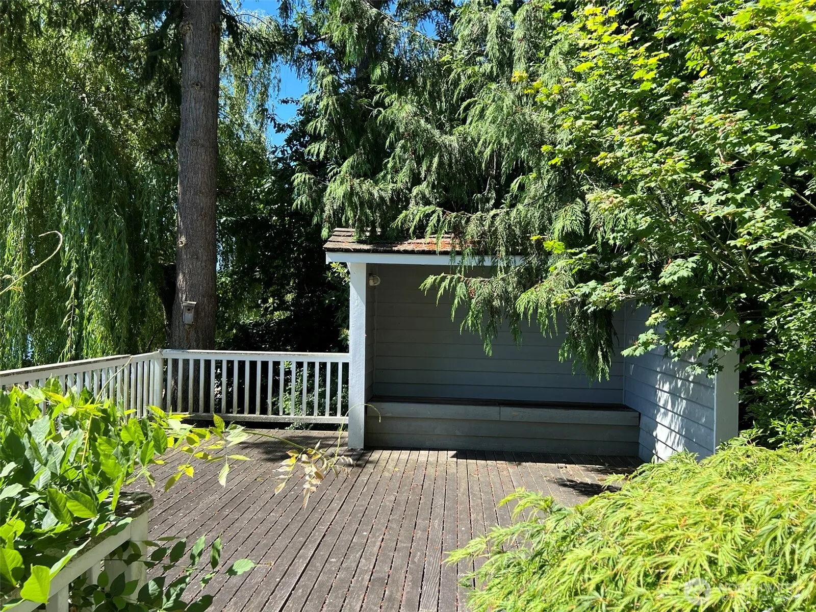 Property photo for 648 Lake Sammamish Lane Ne, Bellevue photo 4