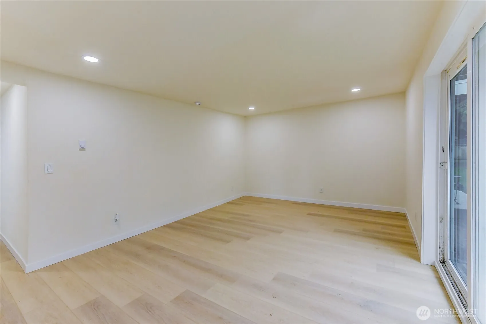 Property photo for 1601 Maple Lane #b5, Kent photo 5