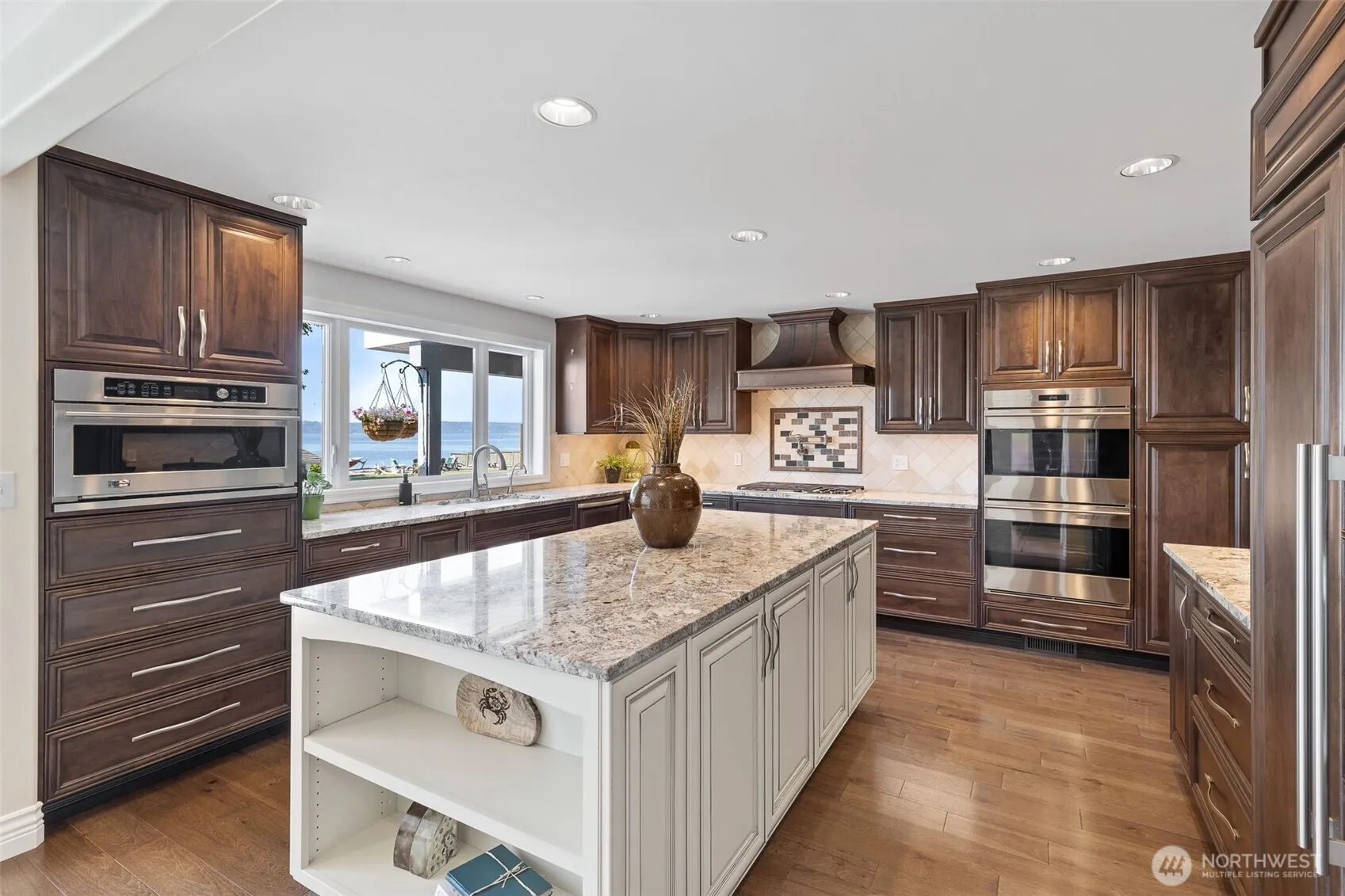 Property photo for 18141 Normandy Terrace Sw, Normandy Park photo 2