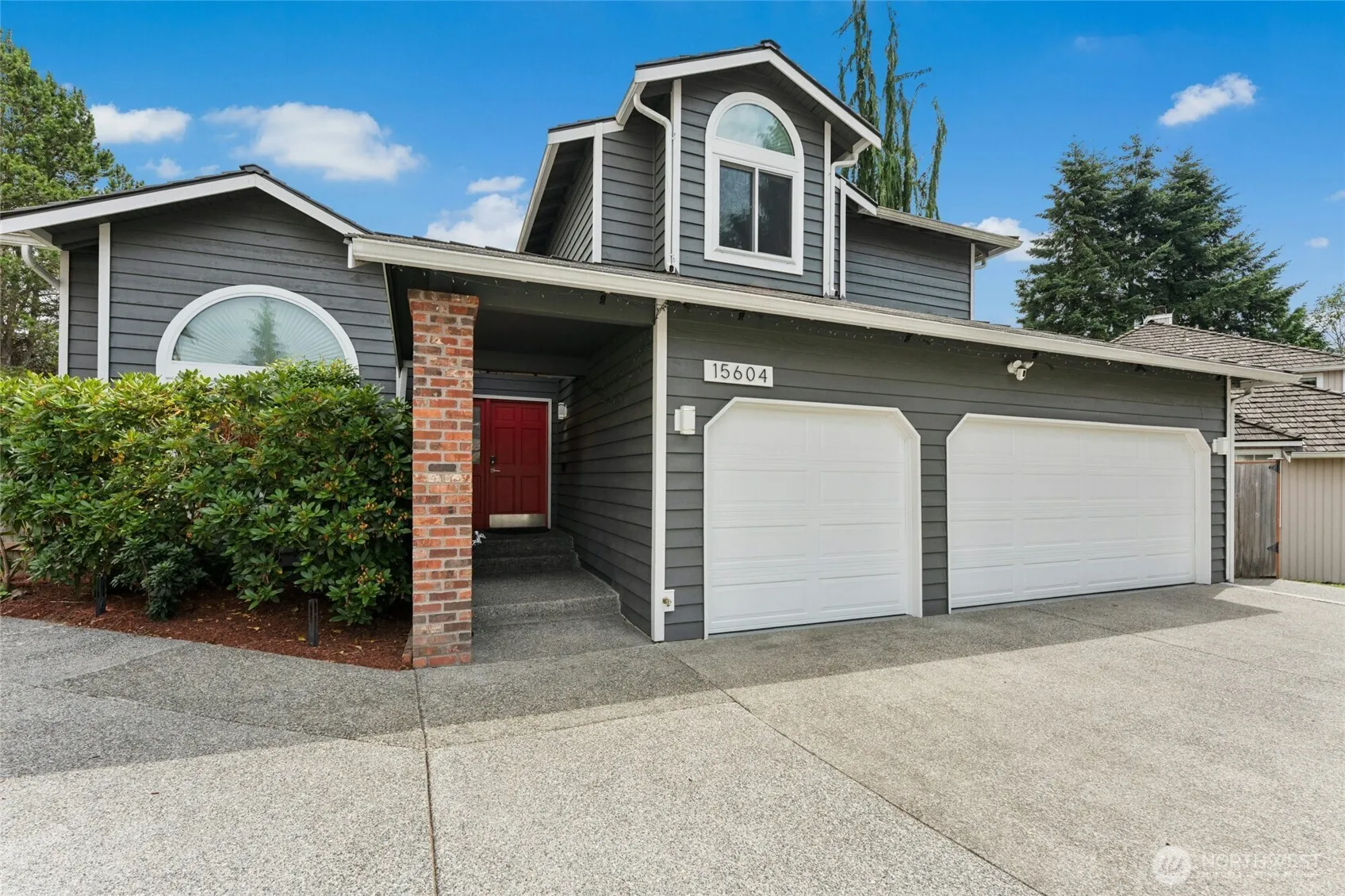 Property photo for 15604 111th Avenue Ne, Bothell photo 2