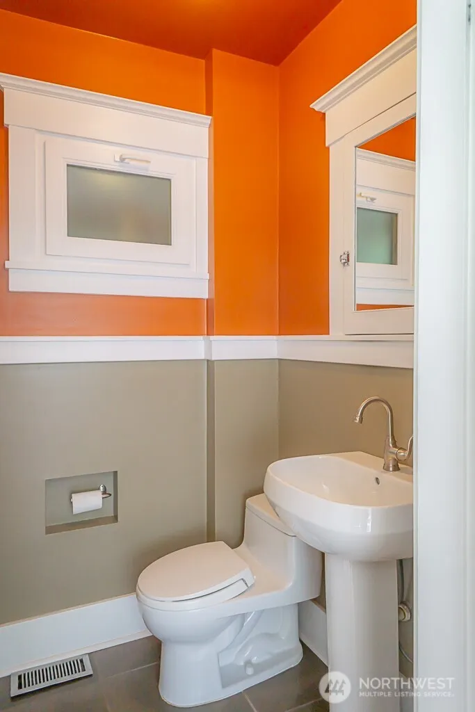 Property photo for 1557 Madrona Drive, Seattle photo 5