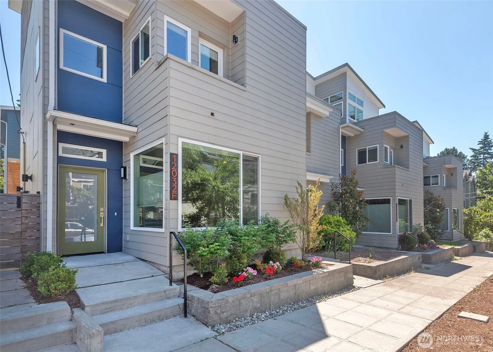 Property photo for 12032 33rd Ave Ne #f, Seattle photo 2